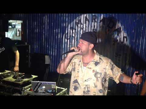 Effyoo Live At Camaradas