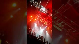 SALMO CANTA "LA PRIMA VOLTA" DOPO DIVERSI ANNI DALL'ULTIMA VOLTA (ROMA)