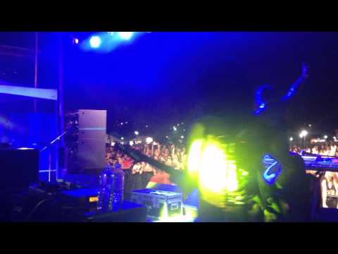 K Enagonio Performing "Abigail" with Motionless in White [Soundwave 2014 Perth]