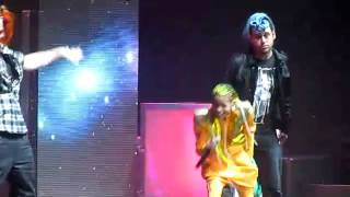 Willow Smith - Whip My Hair, Manchester [Justin Bieber,Jaden Smith Prank]