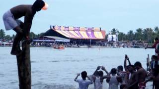 preview picture of video '1403 PUNNAMADA BOAT RACE   TRAVEL VIEWS by www.travelviews.in, www.sabukeralam.blogspot.in'