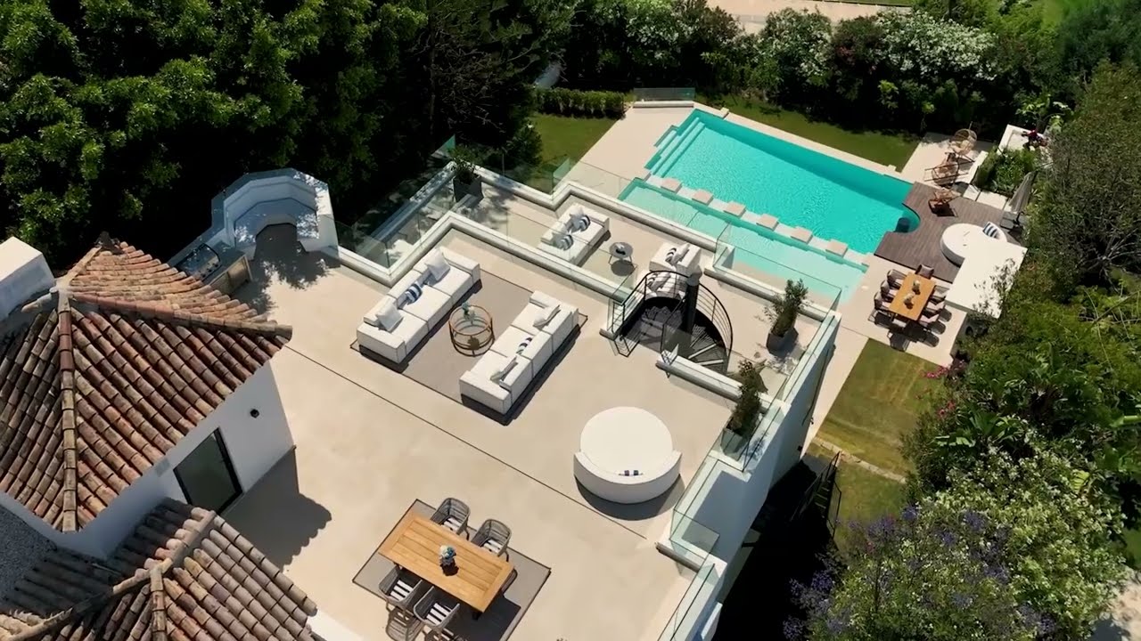 Villa de prestige en première ligne de golf avec vue panoramique sur la mer