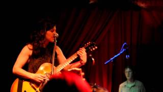 Thao and Mirah - Don&#39;t Die in Me (live)