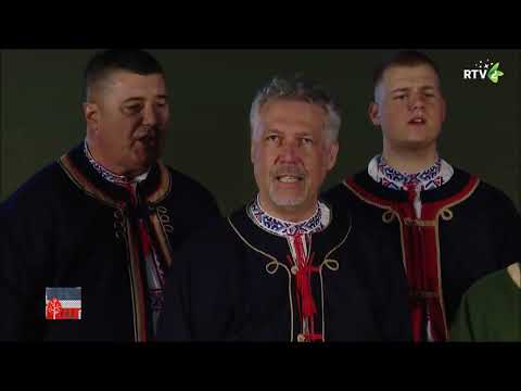 KRAČUNSKI KONCERT U RUSKIM KERESTURE (hosci) - Hlopski špivacki ansambl RUSINIJA, Slovacka