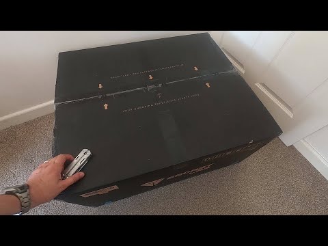 Secretlab TITAN 2020 SoftWeave Charcoal Blue Chair *REAL* Unboxing and First Impressions