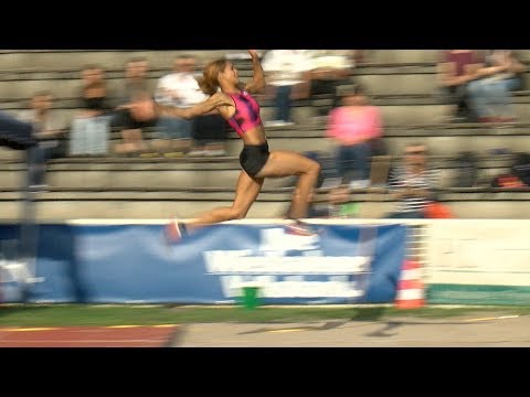 Alexandra Wester springt in Wiesbaden