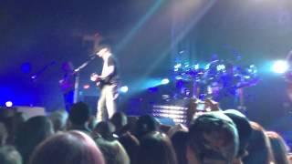 Brantley Gilbert - Bending The Rules and Breaking The Law (Live)