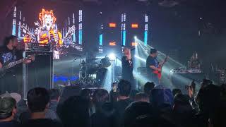 Greyhoundz - Krus (Live at Zouk Singapore)