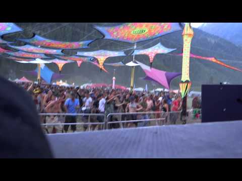 Burning Mountain 2013 Dualism VS Meeloo Live