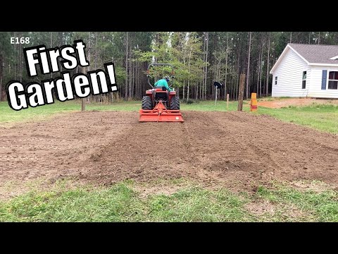 How to Till a Garden With a Compact Tractor