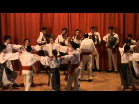 Ansamblul folcloric "Bujorii Dobrogei", Măcin la Palatul Copiilor, Tulcea, 5 aprilie 2014