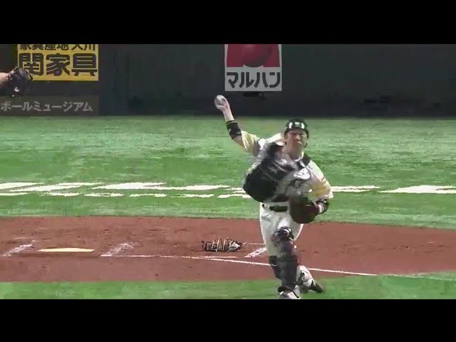 【7回表】無駄なく速い!! ホークス・甲斐のバント処理でダブルプレー!! 2018/4/18 H-E