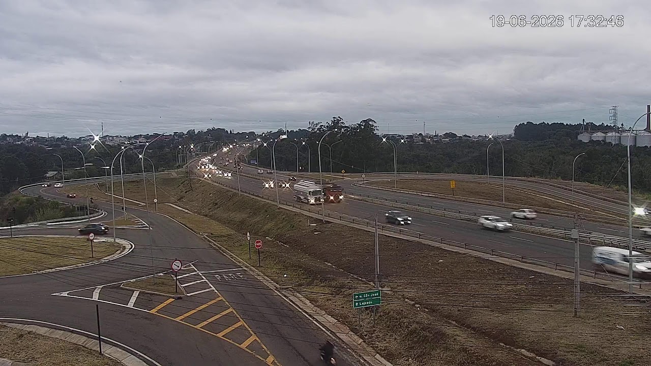 Live webcam view of Tráfico del Trébol de la BR-386