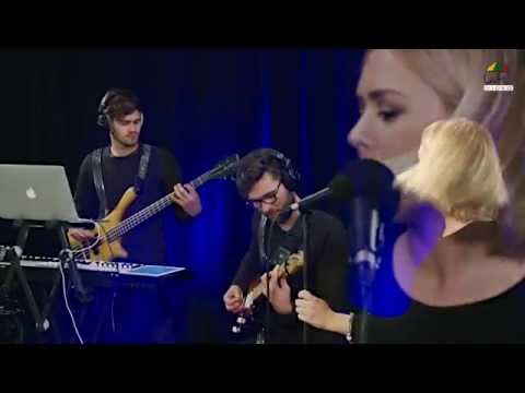 GYVAS LIETUS-MONIKA LINKYTĖ "WALK WITH ME"