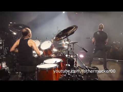 Lars Ulrich plays his best drum fill ever