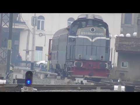 LDH 483 manevrând diferite garnituri