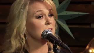 Carolyn Dawn Johnson – Independence Day (Forever Country Cover Series)