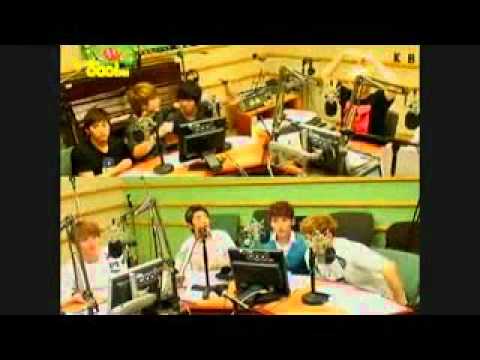[KyuSung Moment 3] 110812 Kiss The Radio - Hitting Eachother