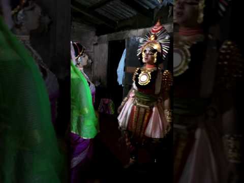 download lagu mp3 mp4 Smtha, download lagu Smtha gratis, unduh video klip Smtha