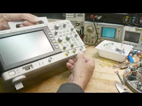 #1535 Keysight Oscilloscope DSOX1102G