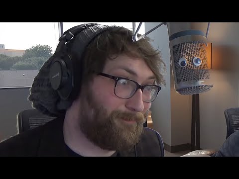 Simon completely roasts Tom