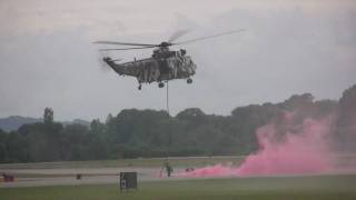 preview picture of video 'RNAS Yeovilton Air Day 2010 airfield assault finale'