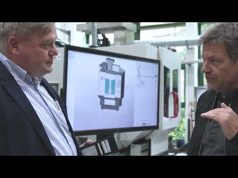 Robert Habeck besucht das TeStUp Startup-Village der Hochschule Flensburg