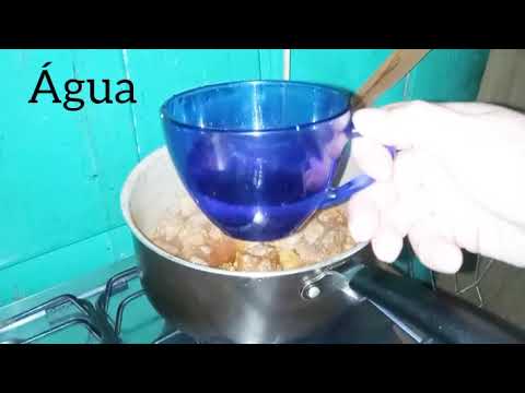 Strogonoff simples feito com creme de leite caseiro. O mesmo creme aqui do canal.