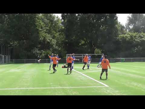 5 sep 2020 SV Houten 3 - VV De Meern 2 beker 3-1 Grove charge op Sjors :-)
