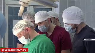 Чеченских детей с челюстно-лицевыми аномалиями будет оперировать известный врач Адиль Мамедов