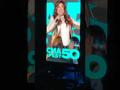 Jo Dee Messina and Carly Pearce sing "I'm Alright"