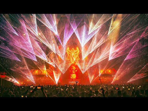 @ViniViciMusic  play 'W&W x Vini Vici - Chakra​' (Live at Transmission Poland 2022) 4K