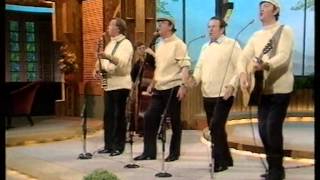 The Holy Ground - Clancy Brothers and Tommy Makem