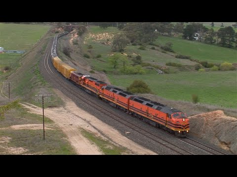 Streamliner diesel locomotives CLP12, CLF3 & 4473 with 3101 - ARG - West - September 2005