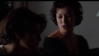 ''I'm trying to seduce you'' scene -Bound (1996)