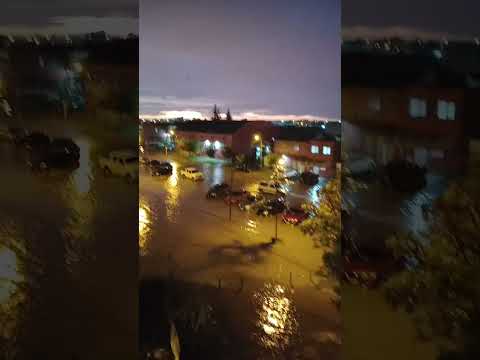 20:00 de la noche llovió en Viedma rio negro🇦🇷🌧️🌧️🌧️