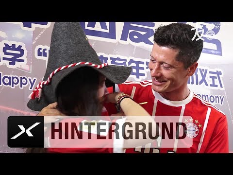 Robert Lewandowski als Fan-Herzensbrecher in Shanghai | FC Bayern München