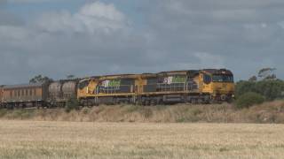 preview picture of video 'QRN 6000's at Crystal Brook : Australian trains and railroads'
