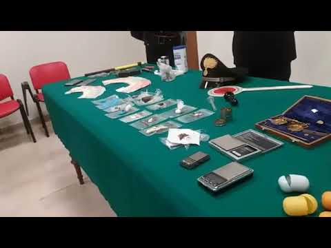 A few steps from the center, a bazaar selling drugs and weapons: a raid by the Carabinieri