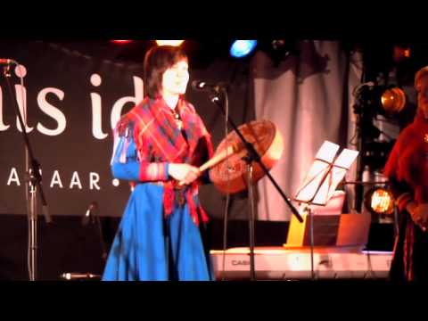 Ijahis Idja 2010 - Young woman from Vuotso area joiking