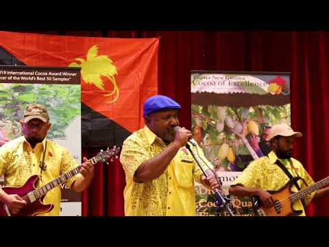 Morobe Star K-Dumen performs 'Wopa Kantri' live