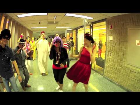 Kellogg School of Management - LipDub 2013 - Owl City - Good Time
