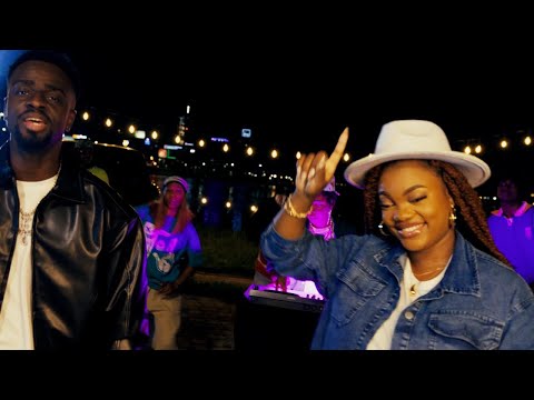 Milo feat Déborah Lukalu - Là Haut ( clip officiel )