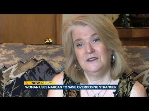Woman saves overdosing stranger days after receiving Narcan training