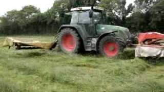 Fendt 716 TMS Vario mowing silage