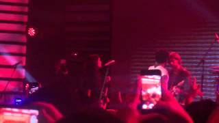 Childish Gambino - Woodies Performance (clip)