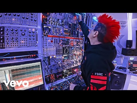 FreqGen - Orbital Drift (Live Modular Performance)