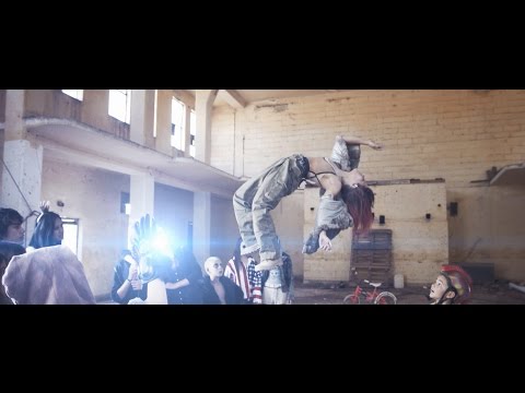 Video thumbnail for Shama’im Bo’arim - שמיים בוערים