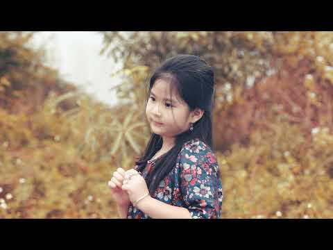 Thể hiện bởi Hồng Hoa