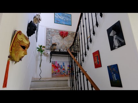 Fantastisk ejendom højt beliggende med en utrolig flot udsigt ud over Middelhavet.